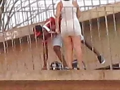 یک مرد با پخش زنده ش ...