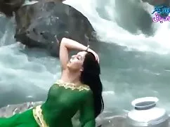 او با دوست پسر خود م ...
